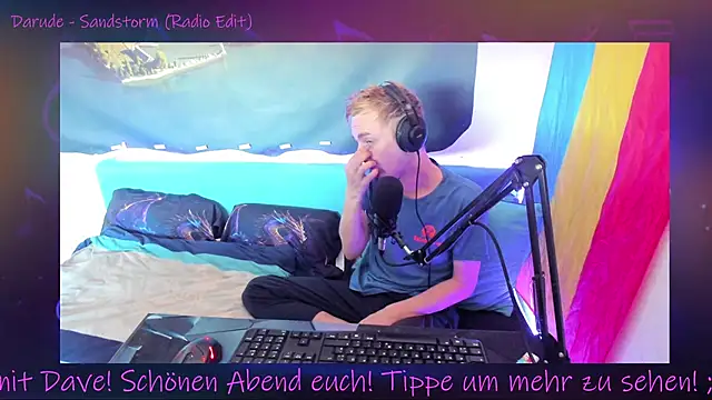 Snapshot of DaveLindau chatting on 9, 9, 2025 DaveLindau online show from 9, 9, 2025