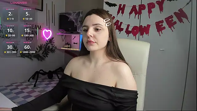 Snapshot of LiaWoow chatting on 26, 10, 2025 LiaWoow online show from 26, 10, 2025