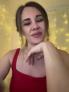 Snapshot of LucieMack chatting on 12, 7, 2026 LucieMack online show from 12, 7, 2026