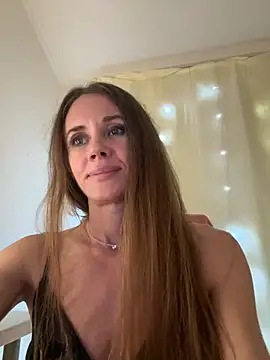Snapshot of LucieMack chatting on 18, 9, 2025 LucieMack online show from 18, 9, 2025