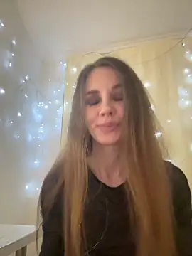 LucieMack online show from 12, 11, 2025