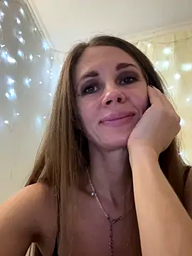 LucieMack online show from 21, 10, 2025