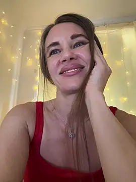 Snapshot of LucieMack chatting on 7, 7, 2026 LucieMack online show from 7, 7, 2026