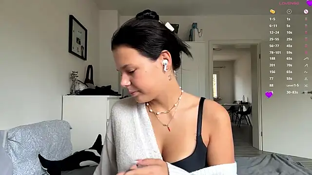 MaydaCornwall online show from 15, 11, 2025