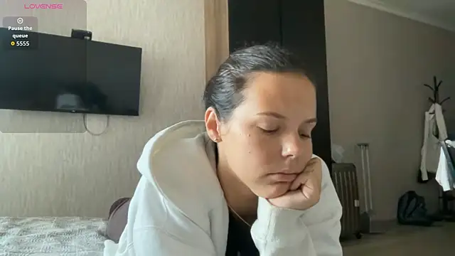 MaydaCornwall online show from 22, 9, 2025