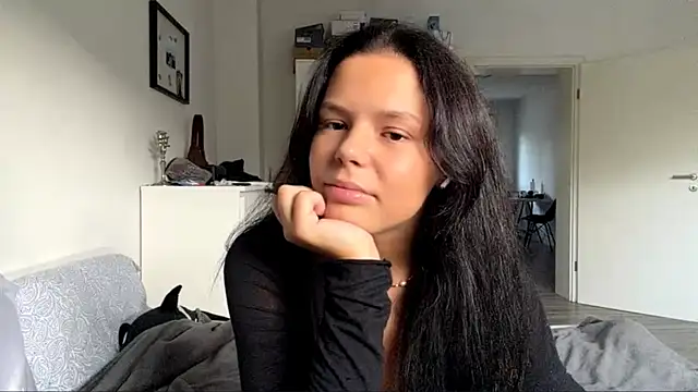 MaydaCornwall online show from 2, 11, 2025