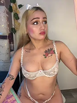 Snapshot of Sara_Sophia420 chatting on 25, 6, 2026 Sara Sophia420 online show from 25, 6, 2026