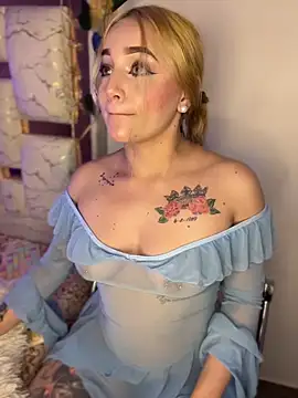 Snapshot of Sara_Sophia420 chatting on 15, 5, 2026 Sara Sophia420 online show from 15, 5, 2026