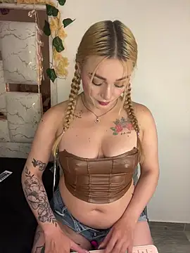 Snapshot of Sara_Sophia420 chatting on 21, 6, 2026 Sara Sophia420 online show from 21, 6, 2026
