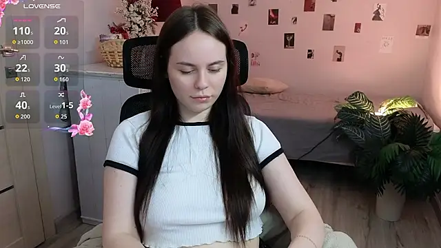 Alice Moondark online show from 13, 3, 2026