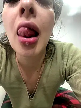 Savannah Monroe online show from 20, 12, 2025