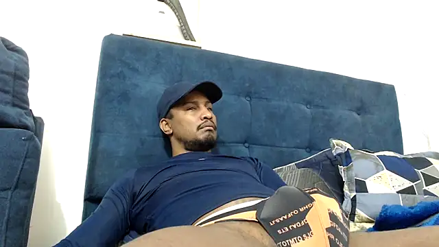 ElCaballeroNegro24 online show from 5, 4, 2026