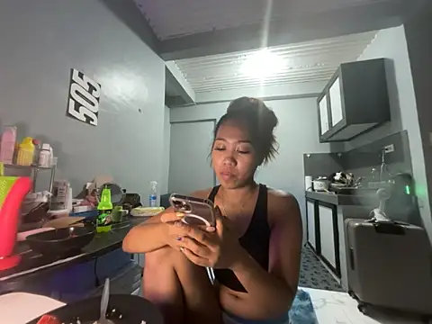 Snapshot of PinayLina18 chatting on 14, 5, 2026 PinayLina18 online show from 14, 5, 2026