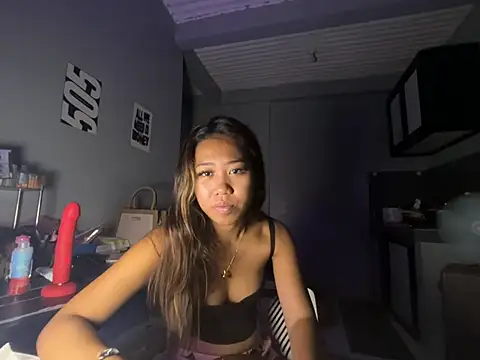 PinayLina18 online show from 18, 4, 2026