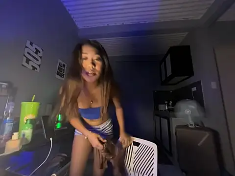 PinayLina18 online show from 24, 4, 2026