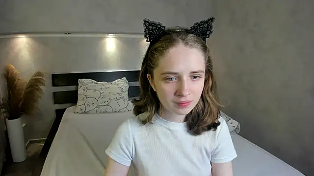 Camilla Kelly online show from 6, 10, 2025