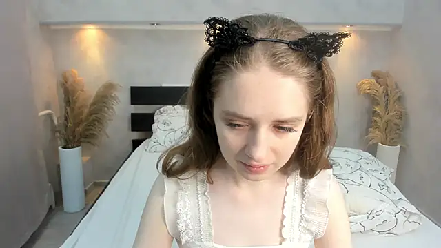 Camilla Kelly online show from 16, 10, 2025