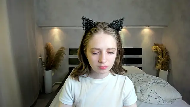 Camilla Kelly online show from 8, 10, 2025