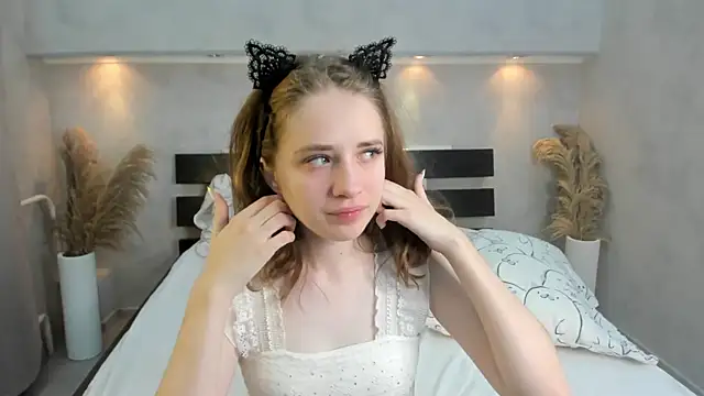 Camilla Kelly online show from 15, 10, 2025