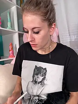 Snapshot of TheRealJessyLey chatting on 5, 10, 2025 TheRealJessyLey online show from 5, 10, 2025