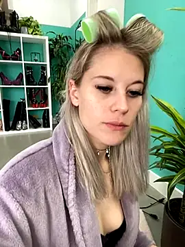 Snapshot of TheRealJessyLey chatting on 3, 10, 2025 TheRealJessyLey online show from 3, 10, 2025