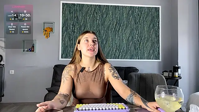 VelvetMiley online show from 18, 7, 2026