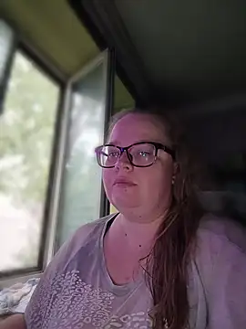 Snapshot of LillyWilly chatting on 4, 8, 2026 LillyWilly online show from 4, 8, 2026