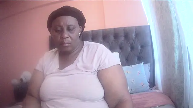 HUGEASSXXXXX online show from 19, 3, 2026