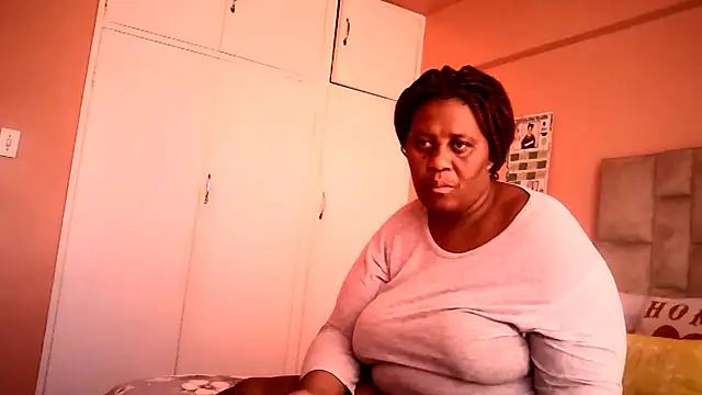 Snapshot of HUGEASSXXXXX chatting on 24, 6, 2026 HUGEASSXXXXX online show from 24, 6, 2026