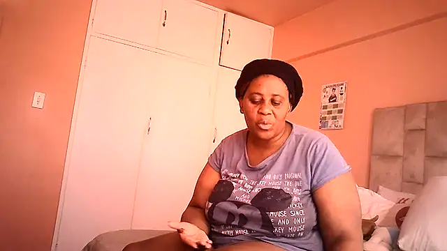 Snapshot of HUGEASSXXXXX chatting on 10, 7, 2026 HUGEASSXXXXX online show from 10, 7, 2026
