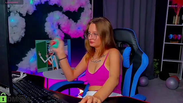 Maryyy May online show from 11, 9, 2025