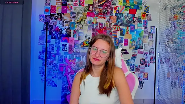 Maryyy May online show from 7, 10, 2025