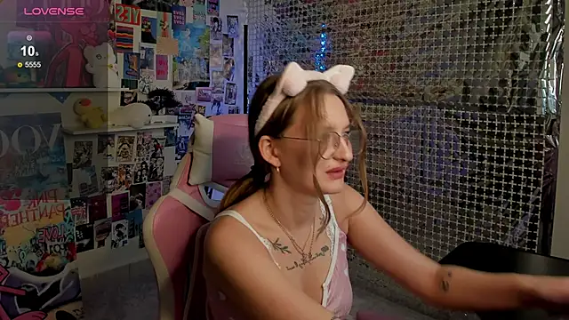 Maryyy May online show from 15, 9, 2025