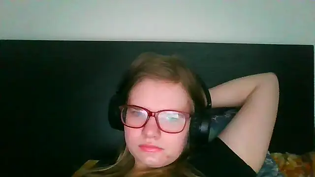 Moonolighta online show from 10, 3, 2026