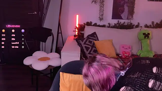 Lollyshy online show from 2, 12, 2025