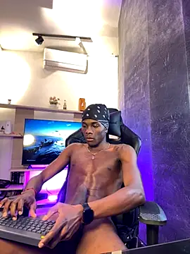 Snapshot of Brycce_santos chatting on 3, 12, 2025 Brycce santos online show from 3, 12, 2025