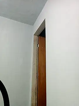 indiazinhabella27 online show from 1, 11, 2025