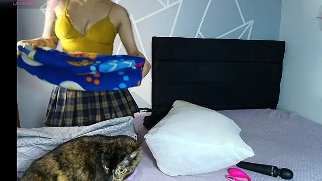 karlamoon23 online show from 25, 3, 2026