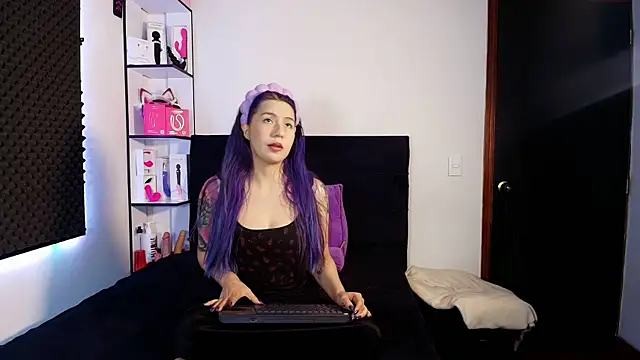 karlamoon23 online show from 12, 2, 2026