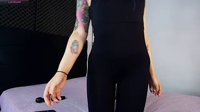 karlamoon23 online show from 21, 4, 2026