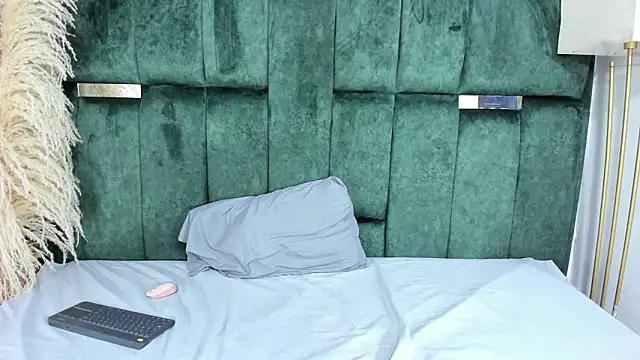 Chloe jackson25 online show from 16, 1, 2026