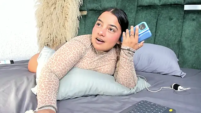 Chloe jackson25 online show from 12, 7, 2026