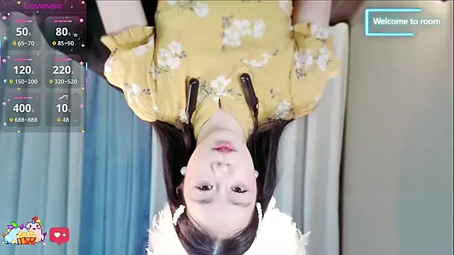 Snapshot of LINLIN-2025 chatting on 10, 10, 2025 LINLIN-2025 online show from 10, 10, 2025