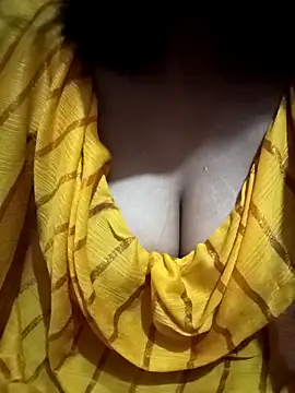 Snapshot of kaviyaponnu0987 chatting on 18, 4, 2026 kaviyaponnu0987 online show from 18, 4, 2026