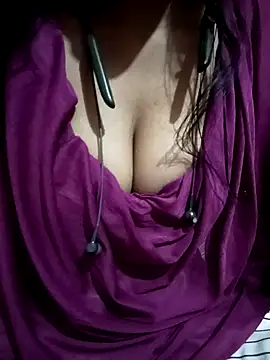 Snapshot of kaviyaponnu0987 chatting on 1, 2, 2026 kaviyaponnu0987 online show from 1, 2, 2026