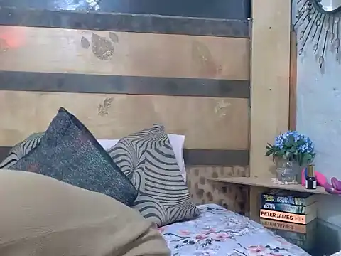 Juicy Candy-Reloaded online show from 15, 12, 2025