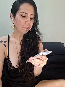 Snapshot of Lhcruz chatting on 6, 5, 2026 Lhcruz online show from 6, 5, 2026