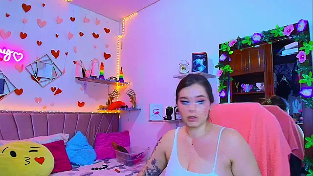 Snapshot of Anny_Hurtado chatting on 1, 10, 2025 Anny Hurtado online show from 1, 10, 2025
