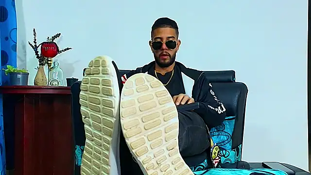 Snapshot of DaveSoldier chatting on 12, 10, 2025 DaveSoldier online show from 12, 10, 2025