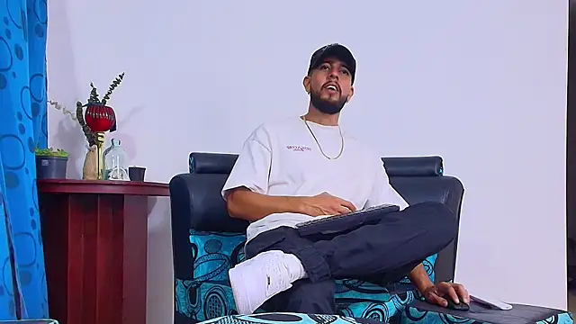 Snapshot of DaveSoldier chatting on 26, 10, 2025 DaveSoldier online show from 26, 10, 2025